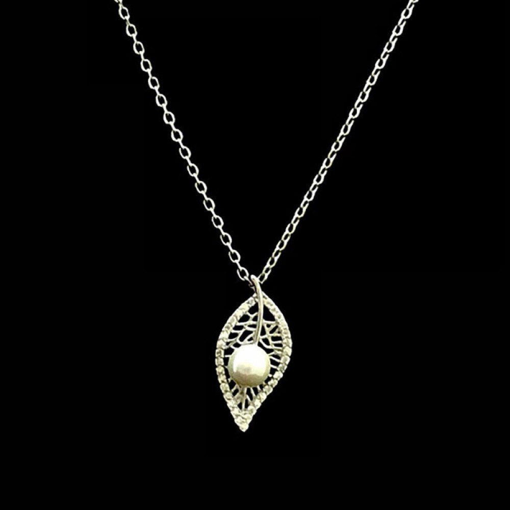 Pearl Leaf pendant