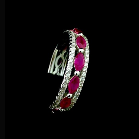 Eternity ring red